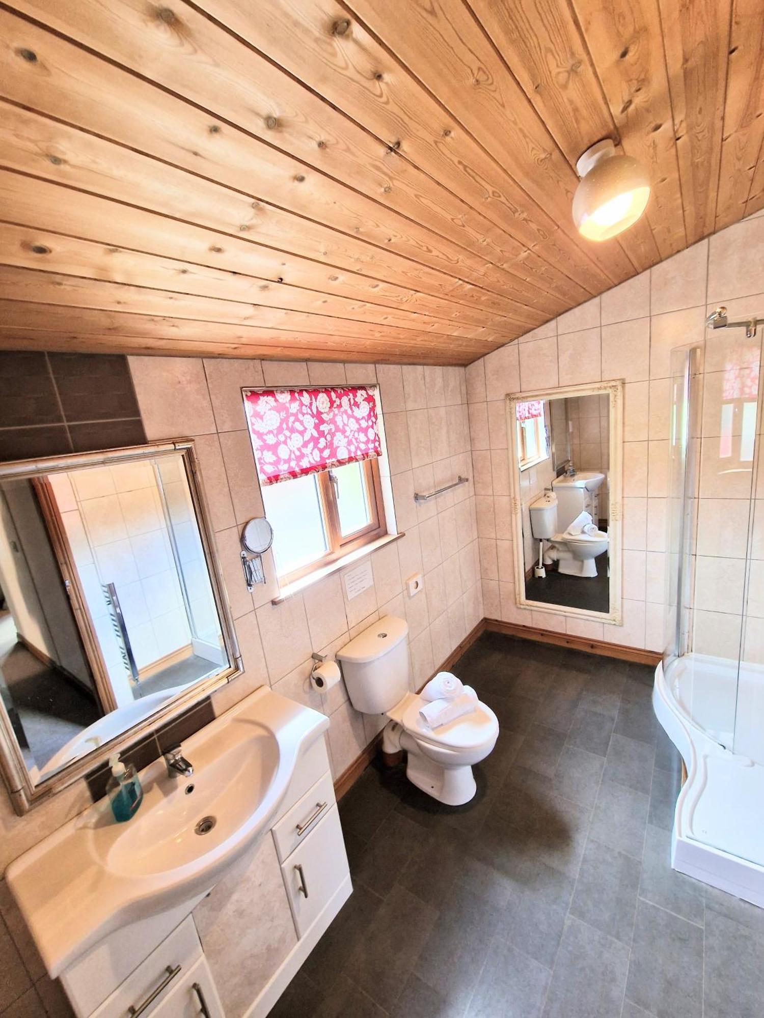 Lomond 2 With Private Hot Tub - Fife - Loch Leven - Lomond Hills Villa Kelty Екстериор снимка